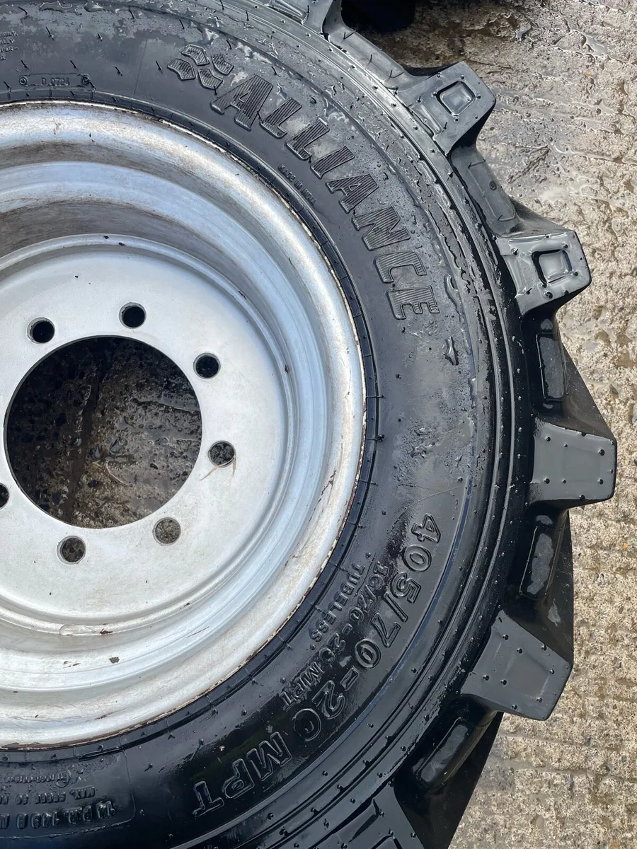 405/70-20 tyres and rims - Image 2
