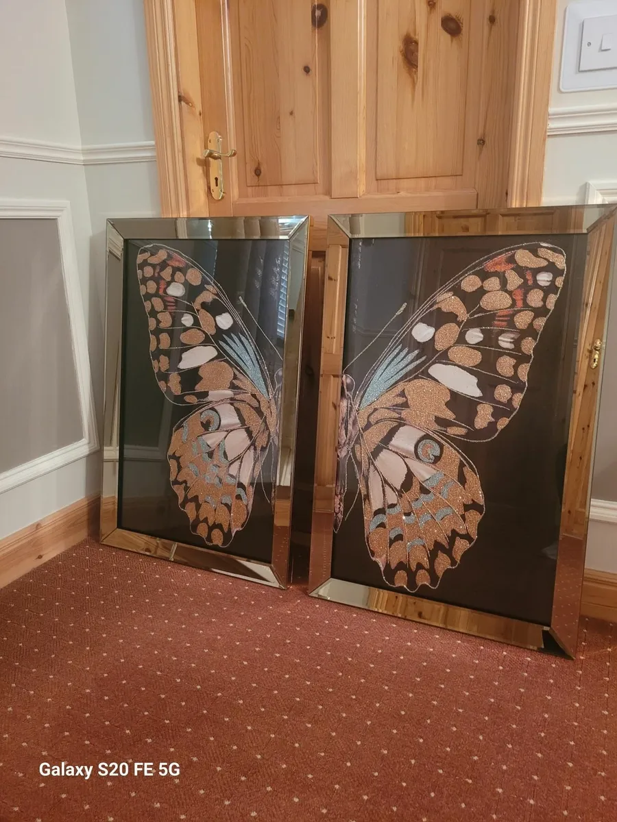 Matching pair of butterfly pictures - Image 1