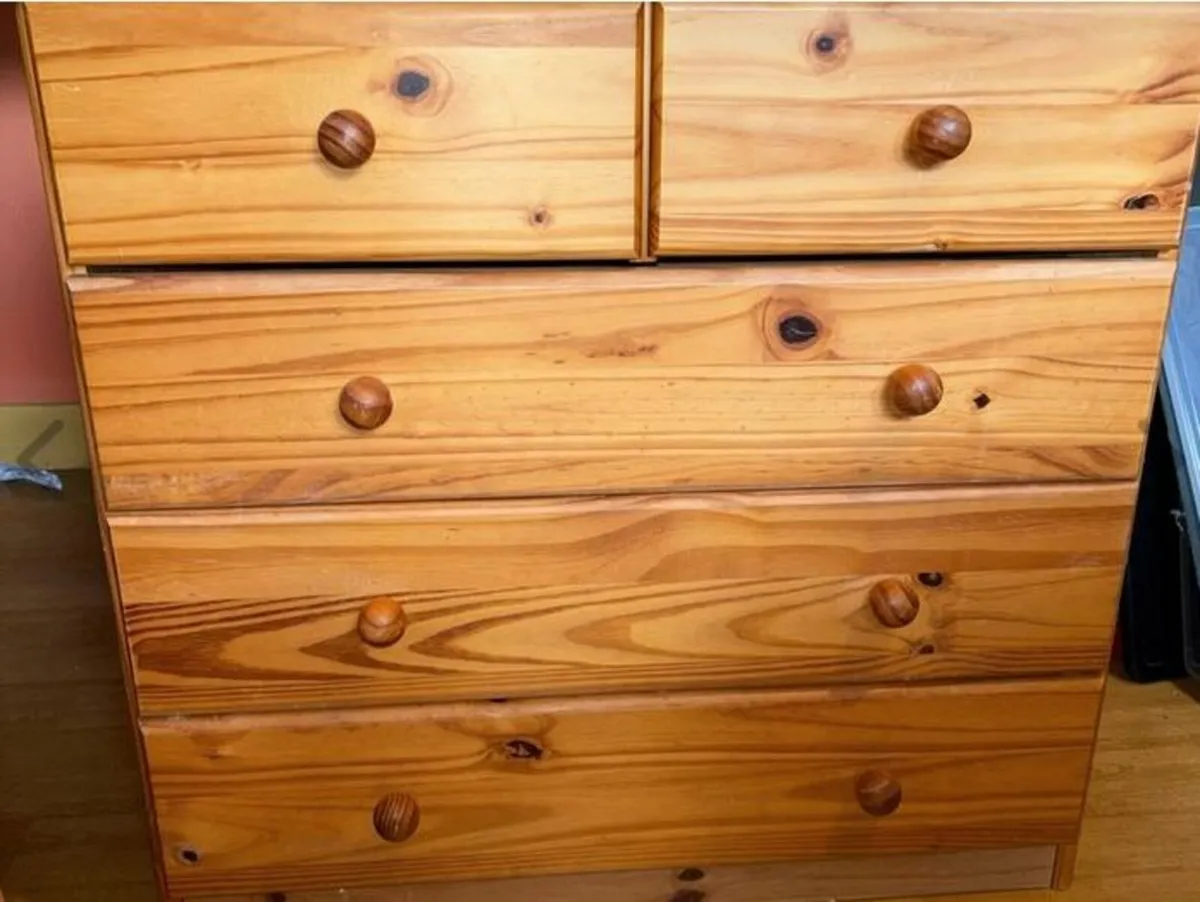 Pine chest of drawers - Image 3