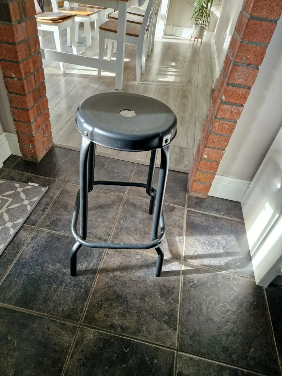 3 bar/island stools - Image 2