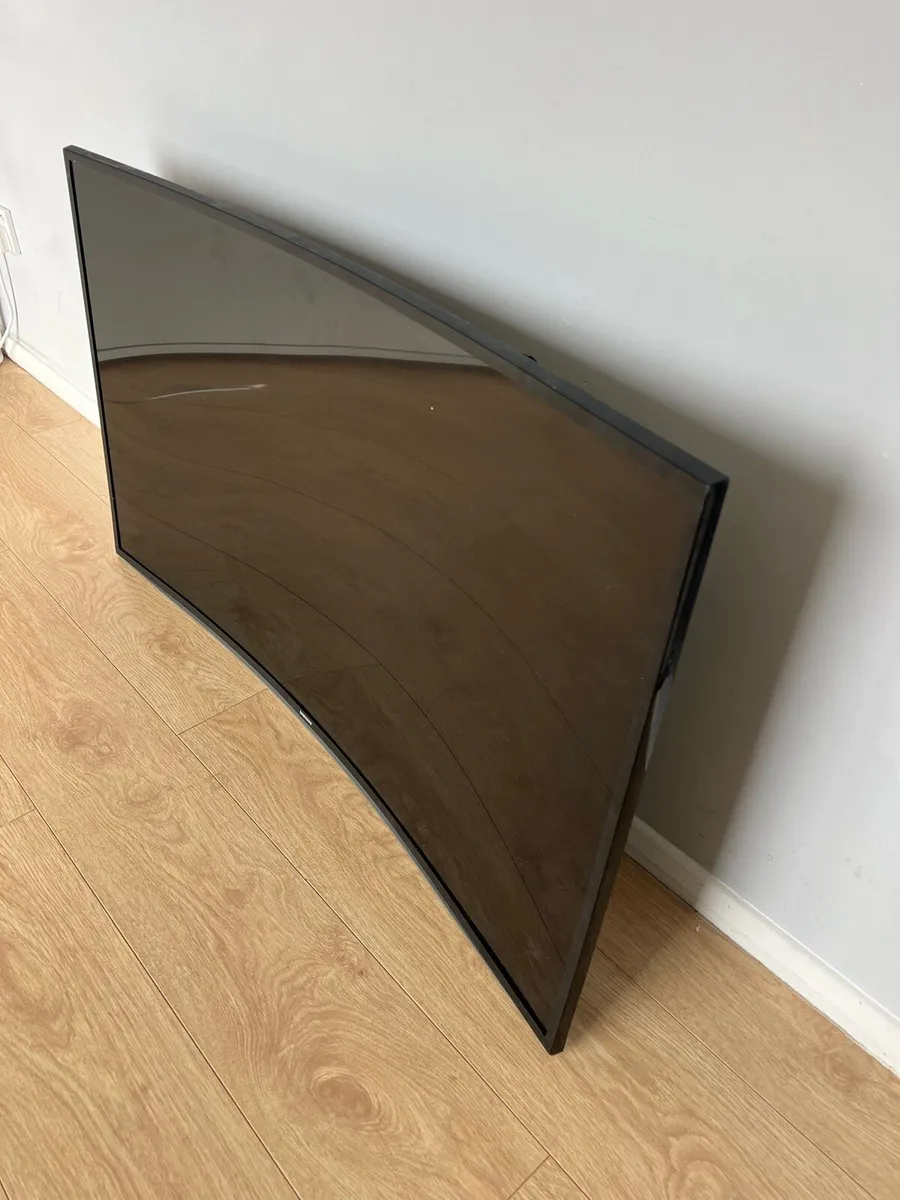 Samsung 48" TV 4K Curved Ultra HD Smart LED TV - Image 2