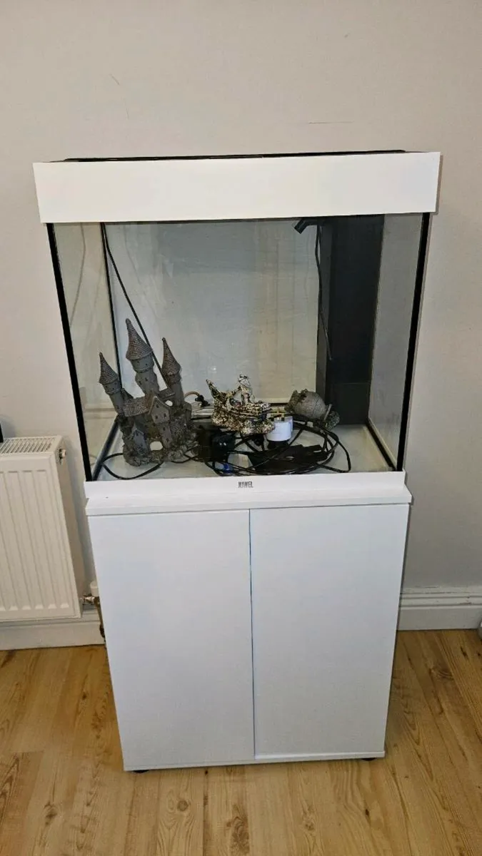 Juwel Aquarium - Image 1