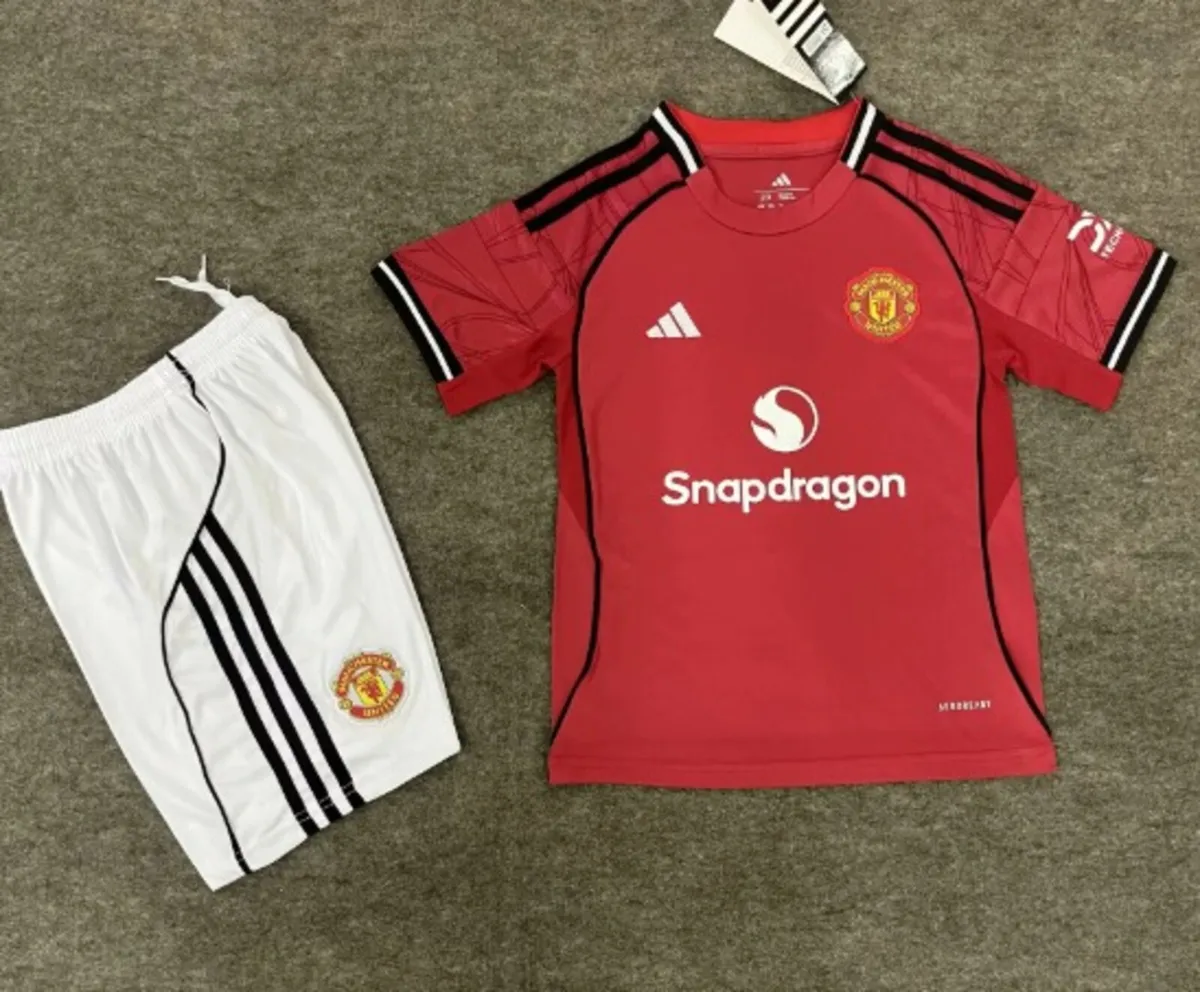 Man United home and away kid sizes Season 25/26 - Image 2