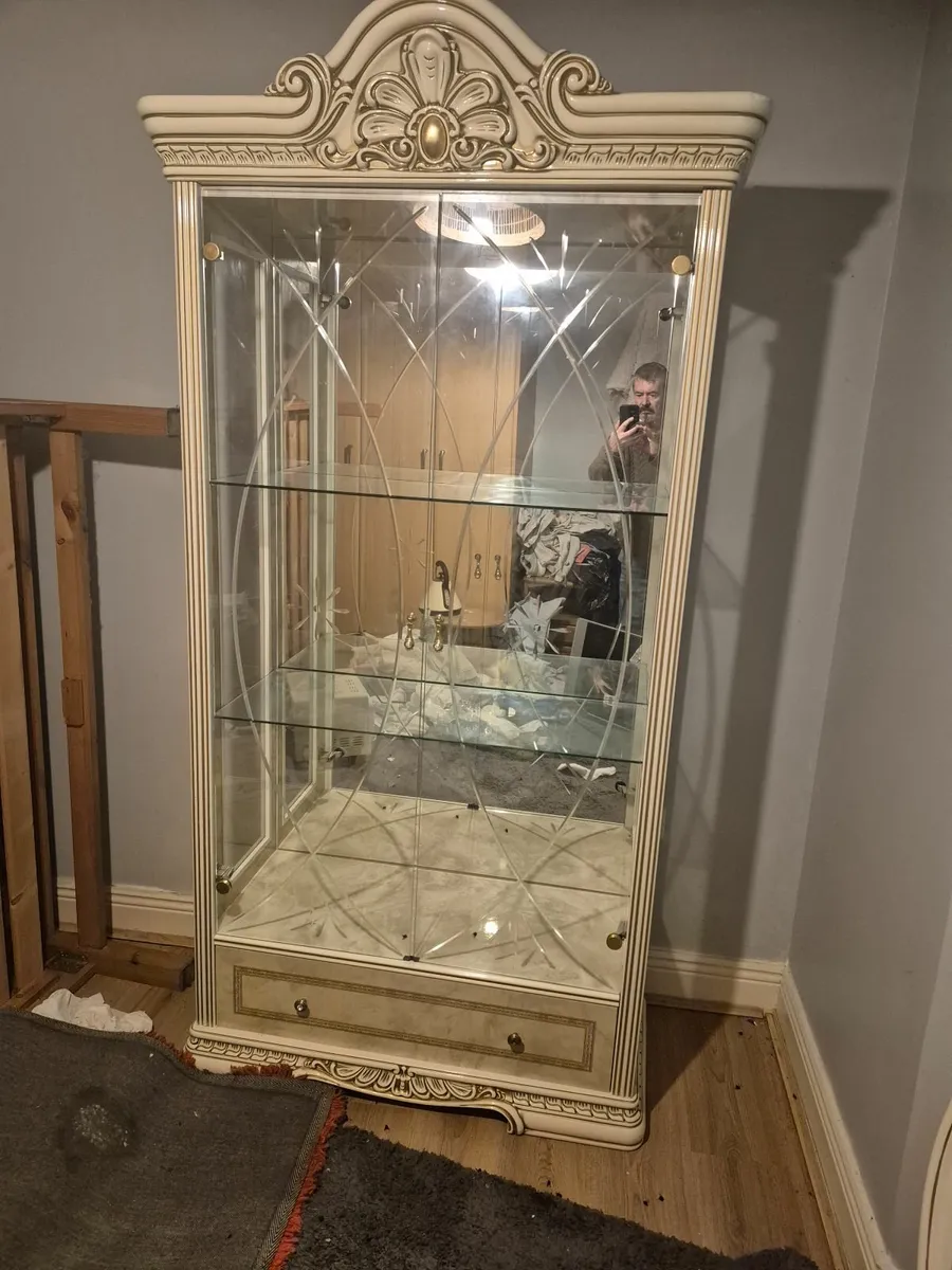 Beautiful Italian glass and marble display cabinet - Image 1