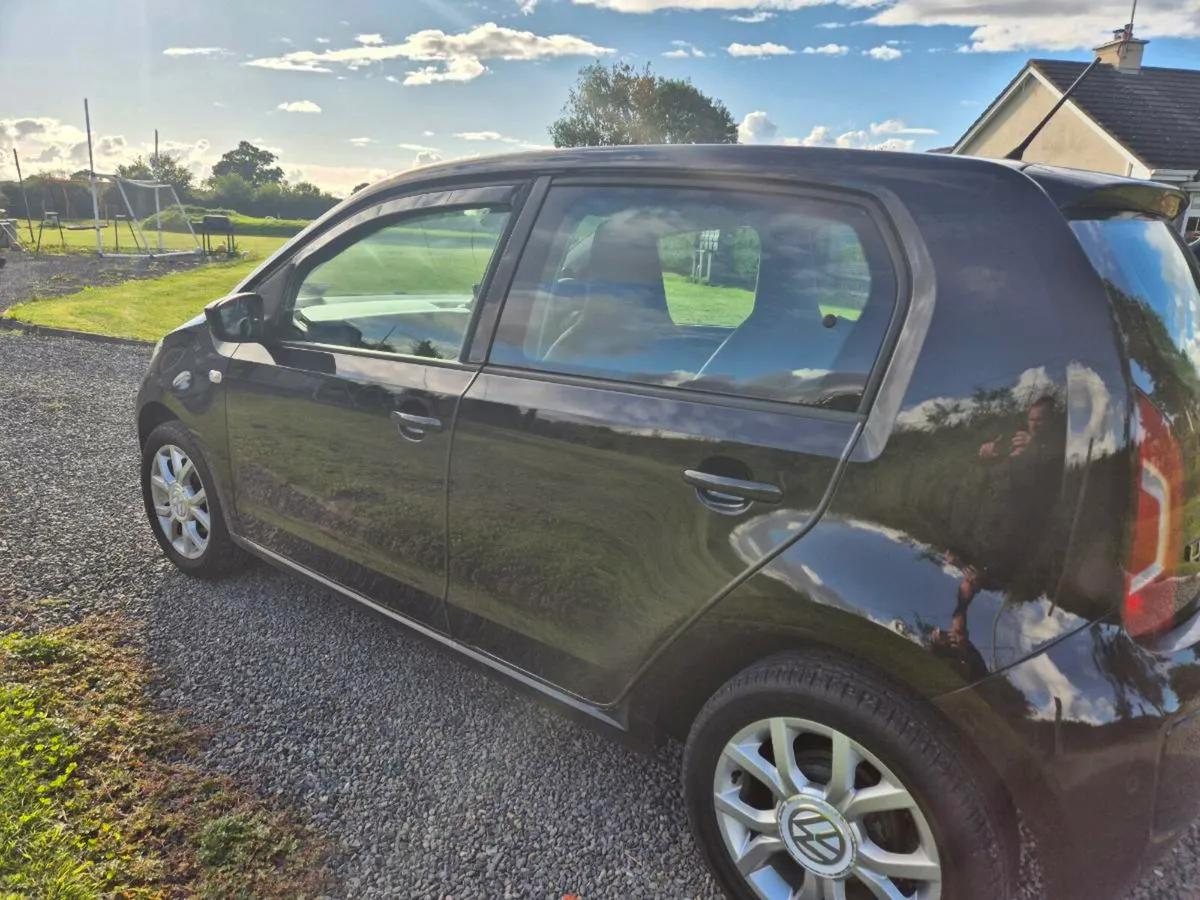 Volkswagen Up - Image 3