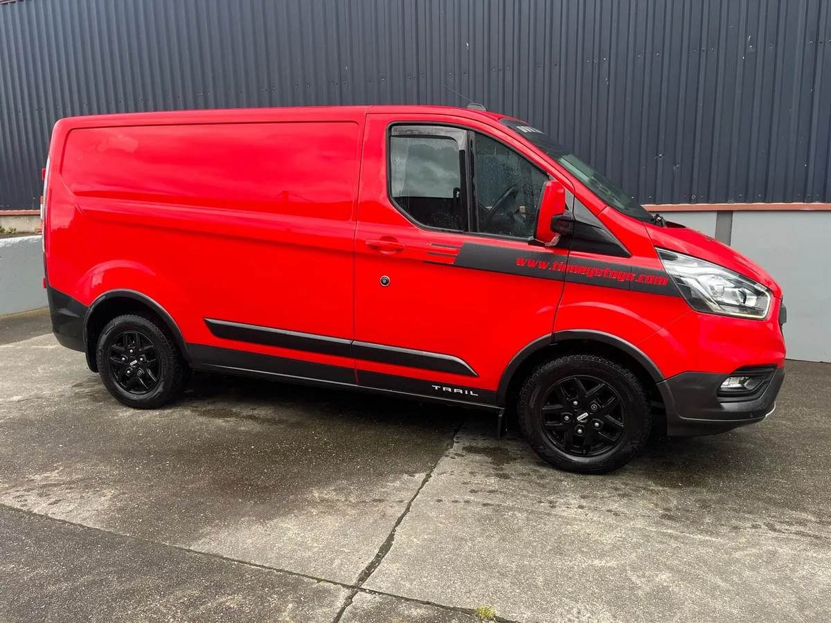 Ford Transit Custom Trail SWB 2021 - (Racing Red) - Image 2