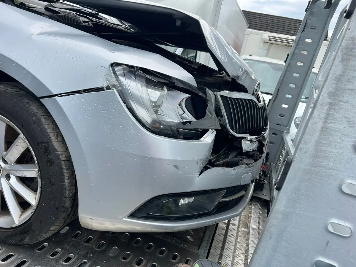 2014 skoda superb 2.0 tdi dsg automatic - Image 4