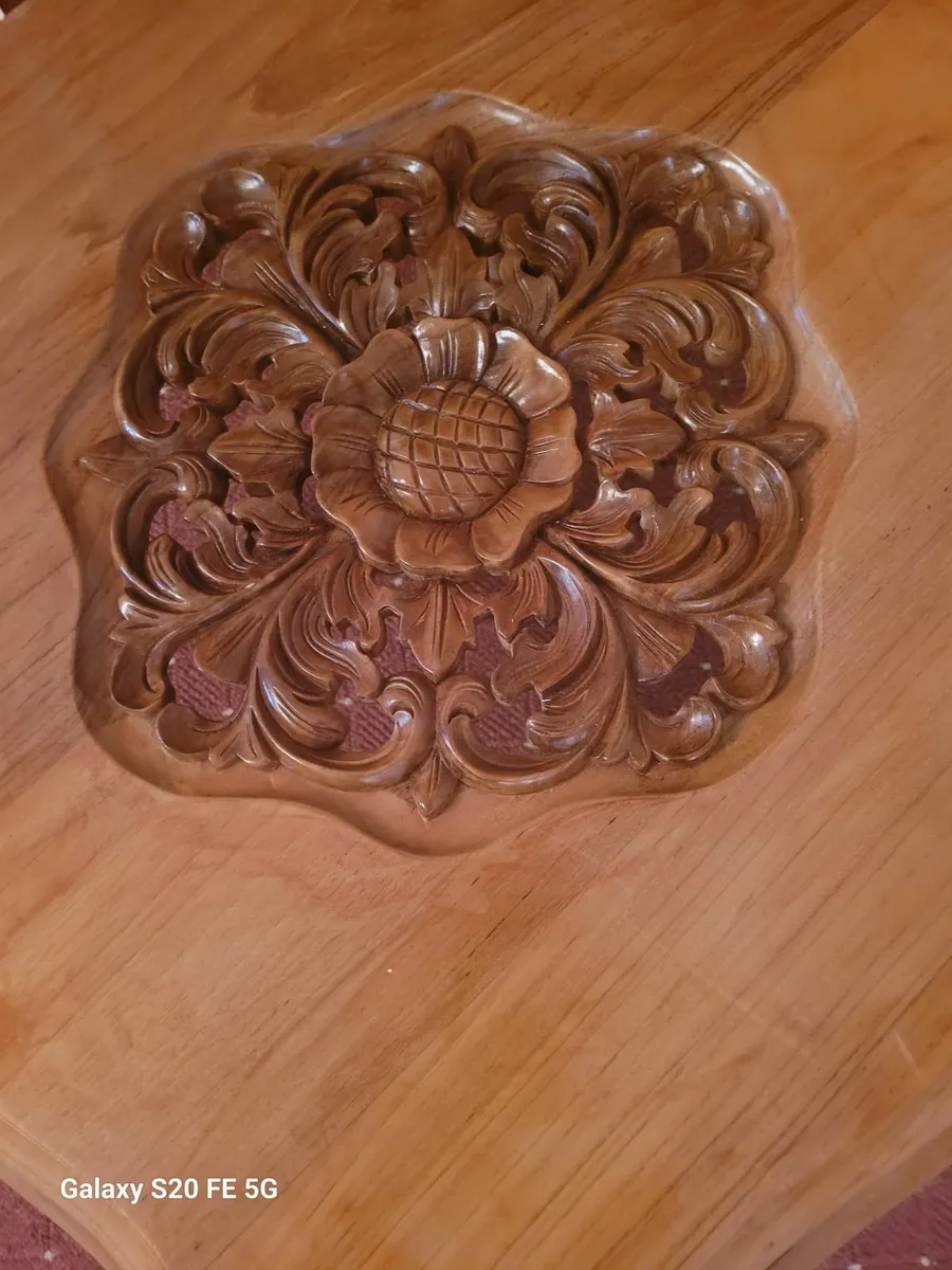 Occasional table - Image 1