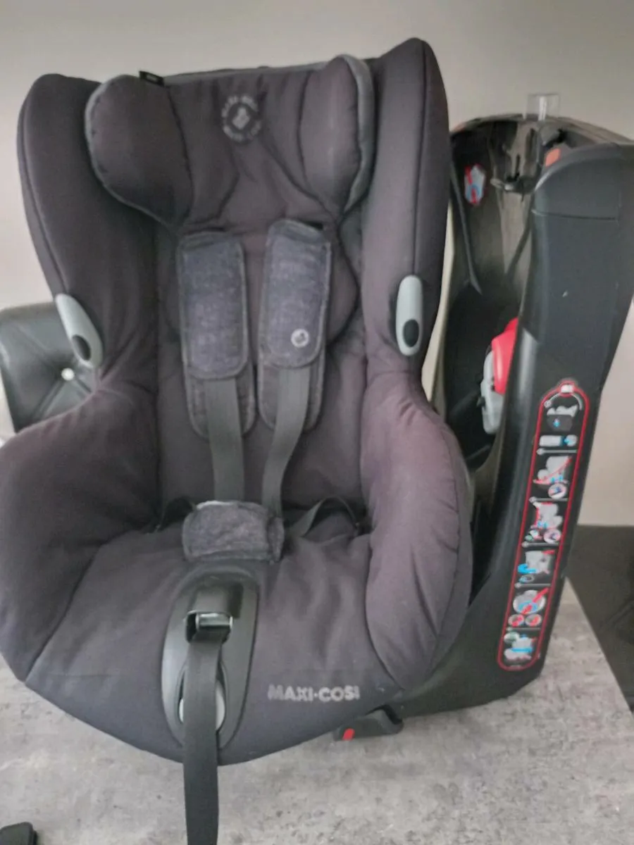 Maxi -cosi kids car seat 90 degree swivel - Image 4