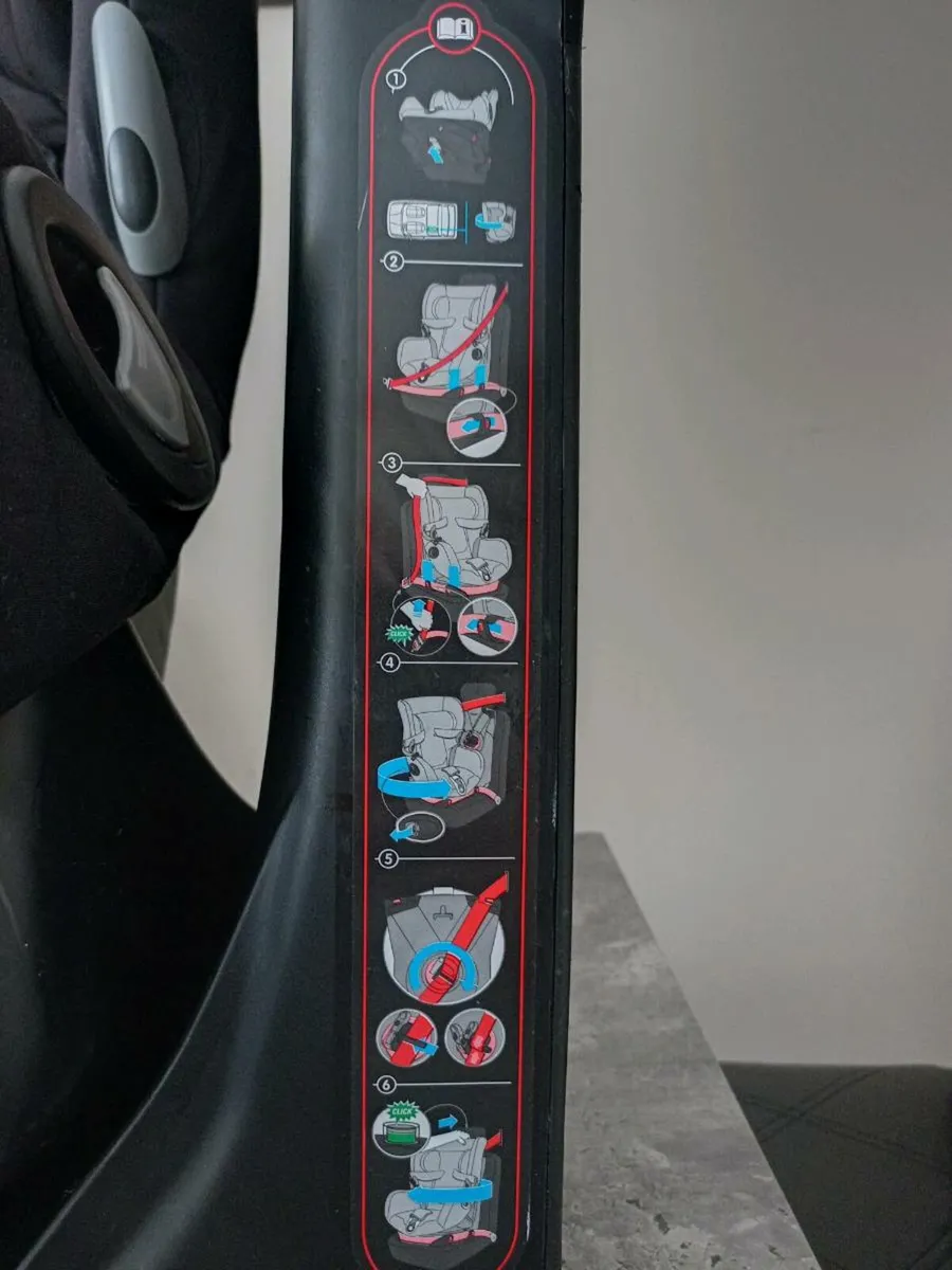 Maxi -cosi kids car seat 90 degree swivel - Image 3