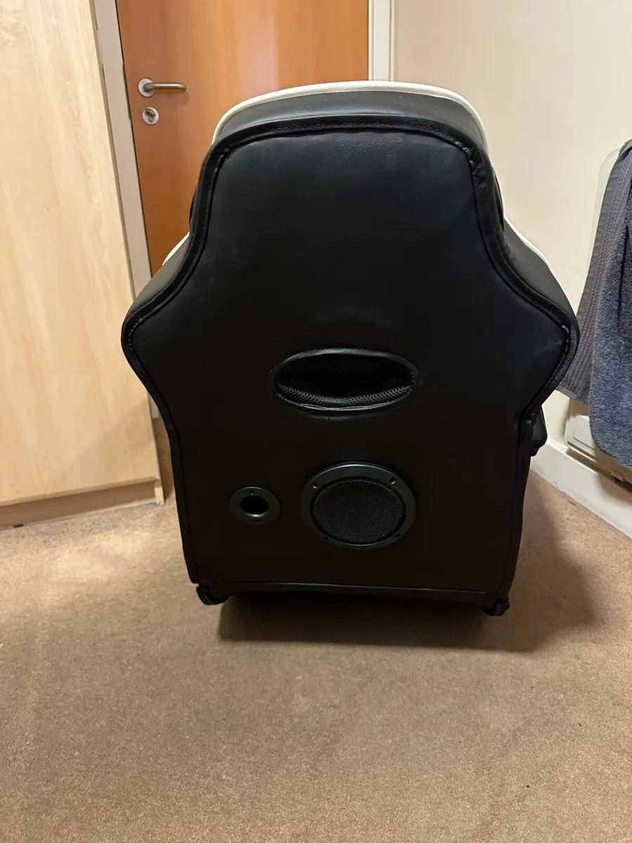 X Rocker 2.1 Audio Gaming Chair with Subwoofer - Image 3
