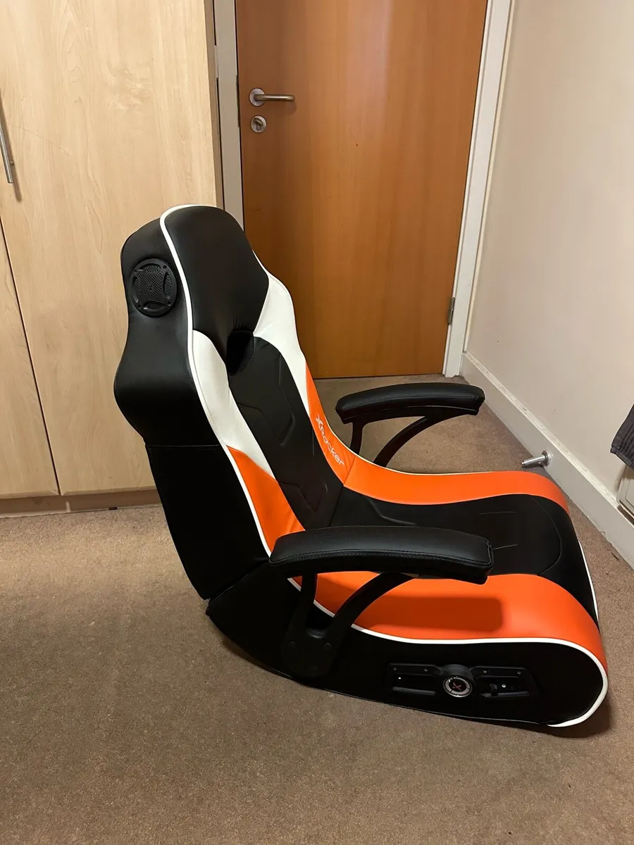 X Rocker 2.1 Audio Gaming Chair with Subwoofer - Image 4