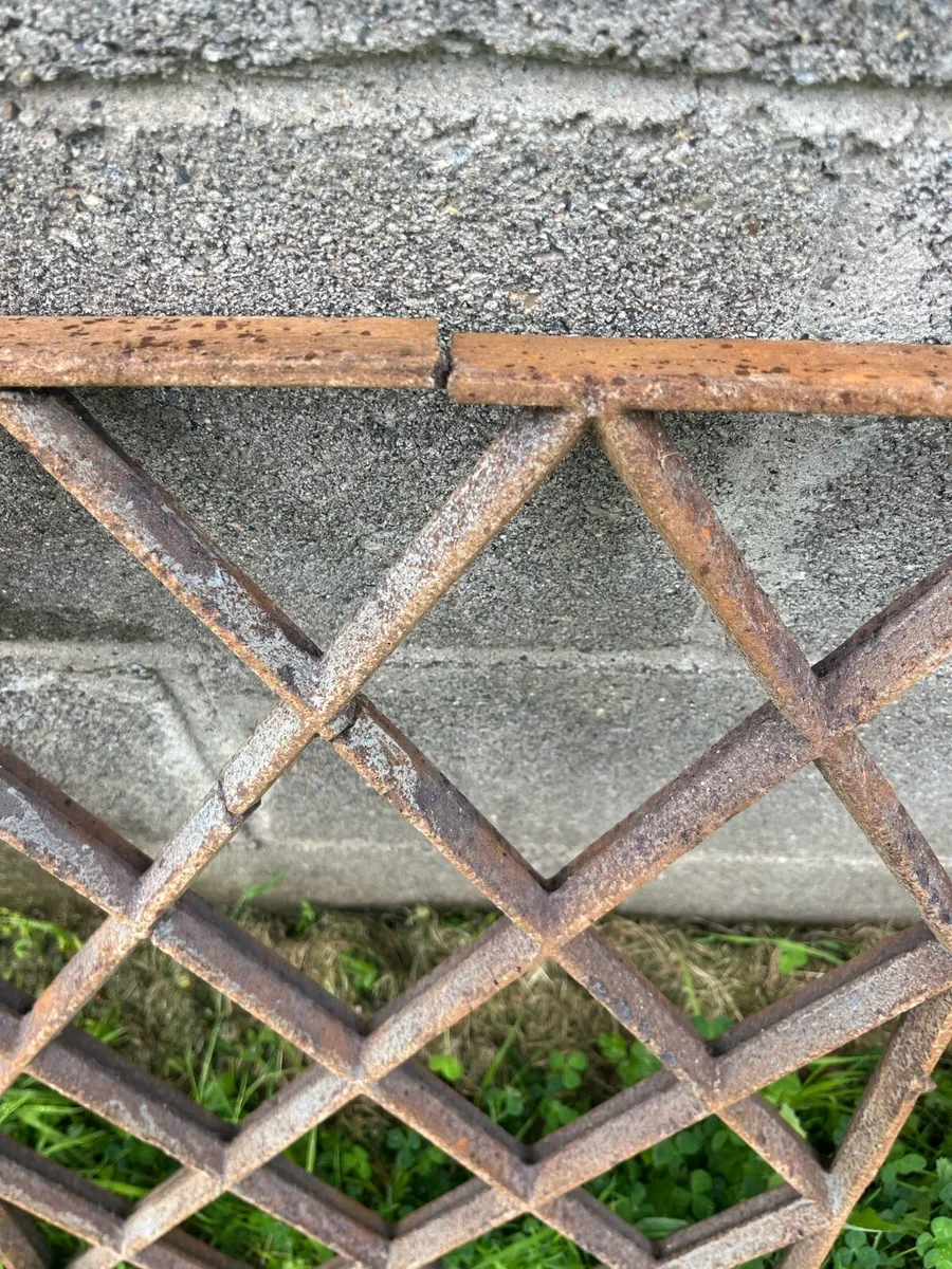 Antique reclaimed cast iron window frame - Image 4