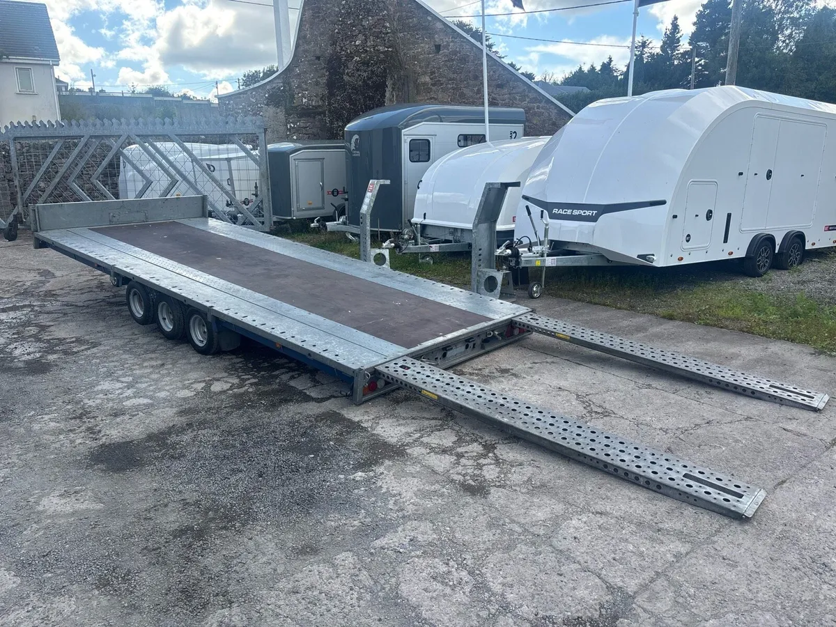 Brian James connect tilt bed Transporter 18ft - Image 1
