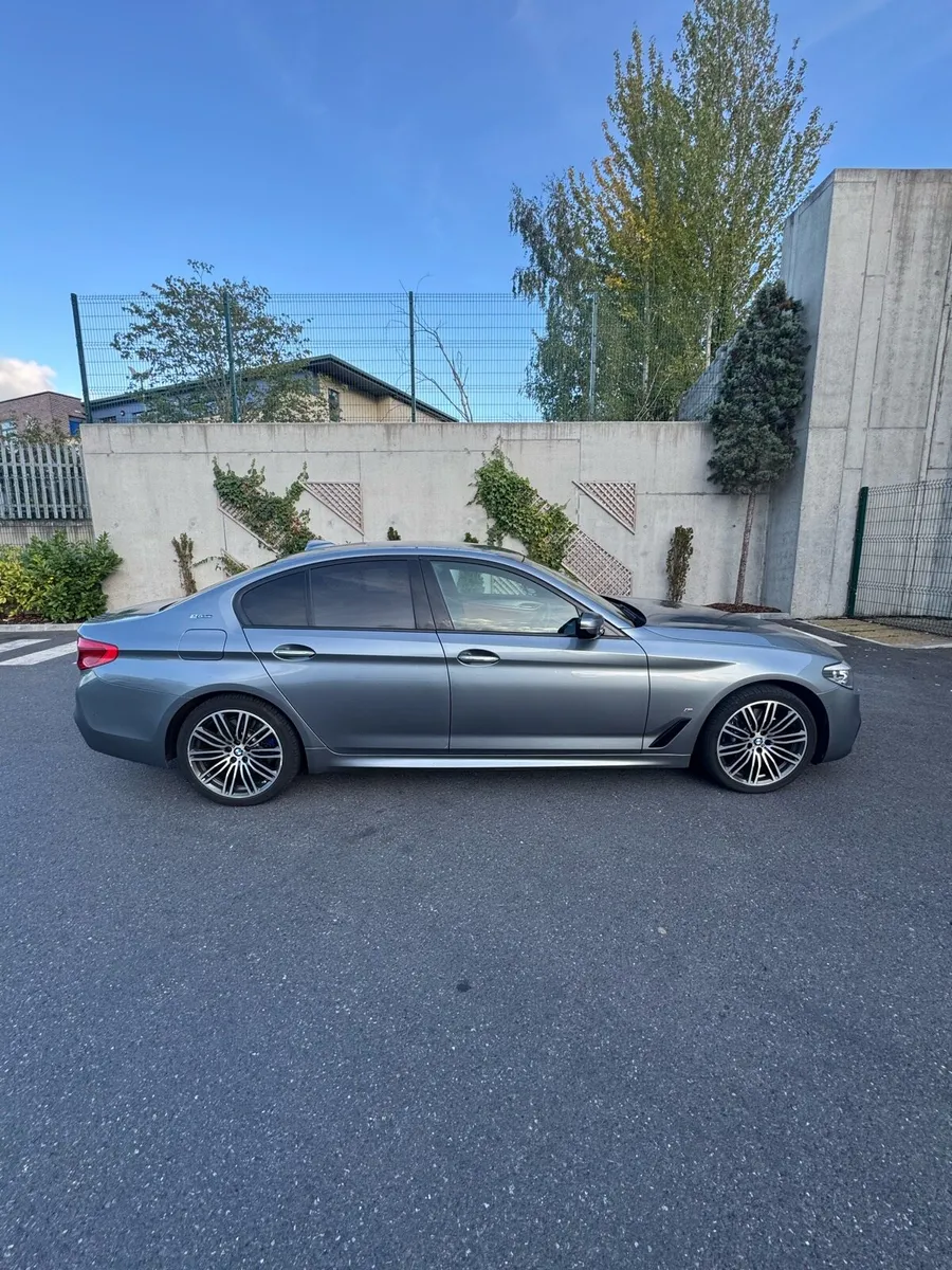 BMW 5-series 2017 530e Petrol Plug-in - Image 3