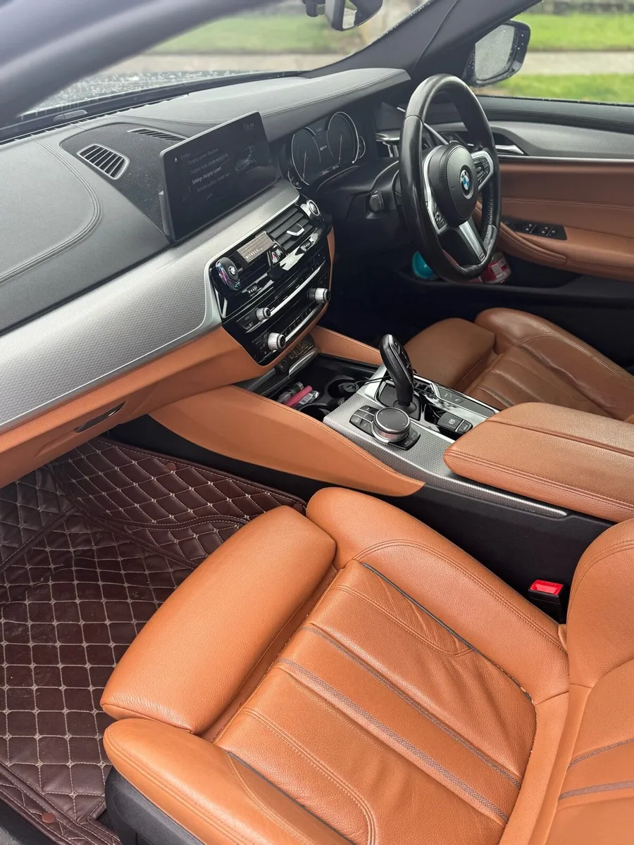 BMW 5-series 2017 530e Petrol Plug-in - Image 4