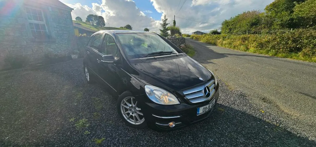 Mercedes-Benz B180 tax 280 1750e. - Image 1