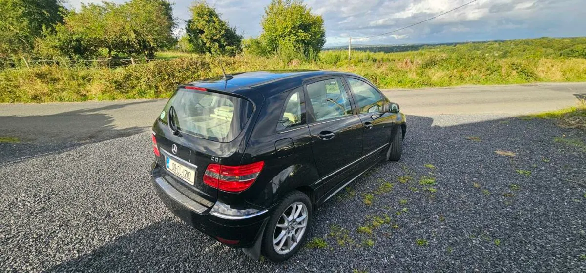 Mercedes-Benz B180 tax 280 1750e. - Image 3