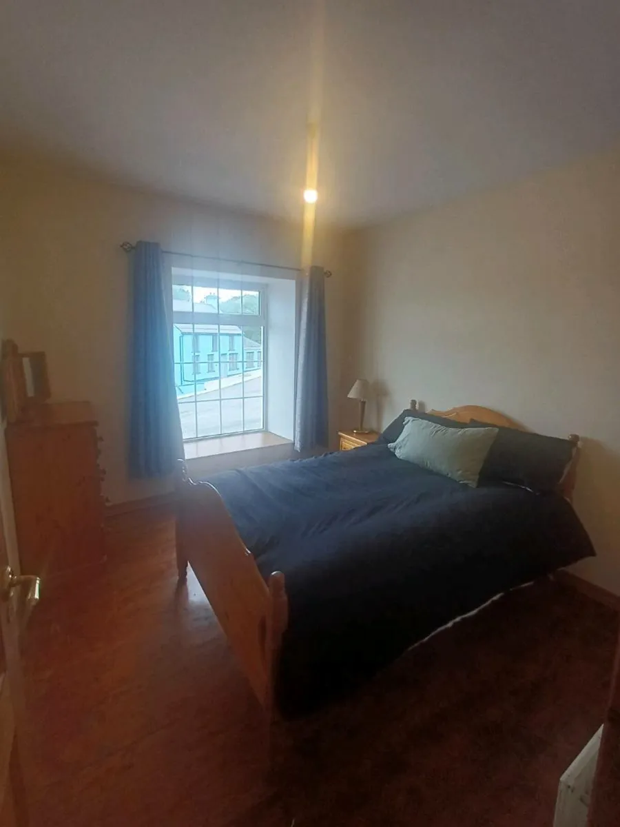 rooms to rent 2 double 1 single (Meelin) - Image 3