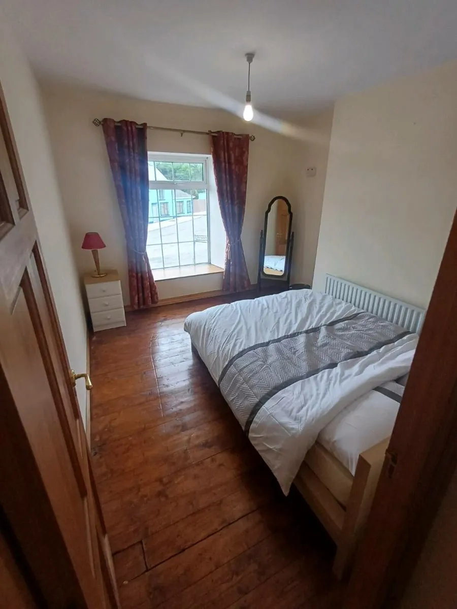 rooms to rent 2 double 1 single (Meelin) - Image 4
