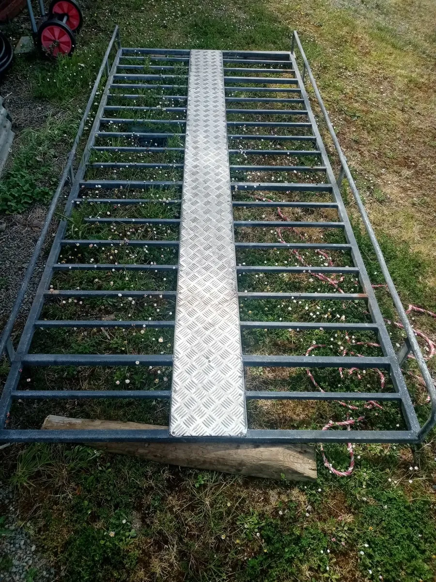 Roofrack and entrance gate - Image 4