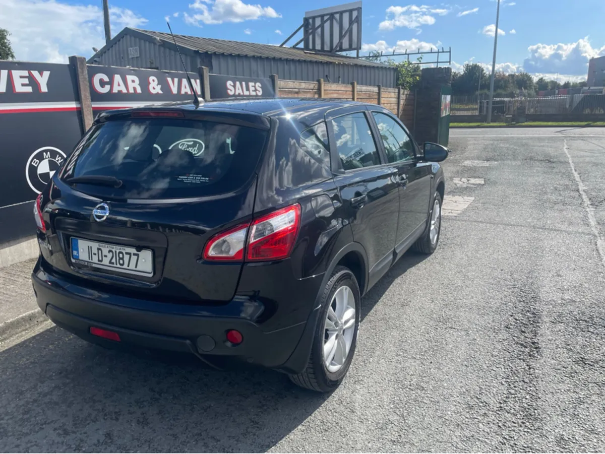 Nissan Qashqai 1.6 SV ISS 5DR - Image 4