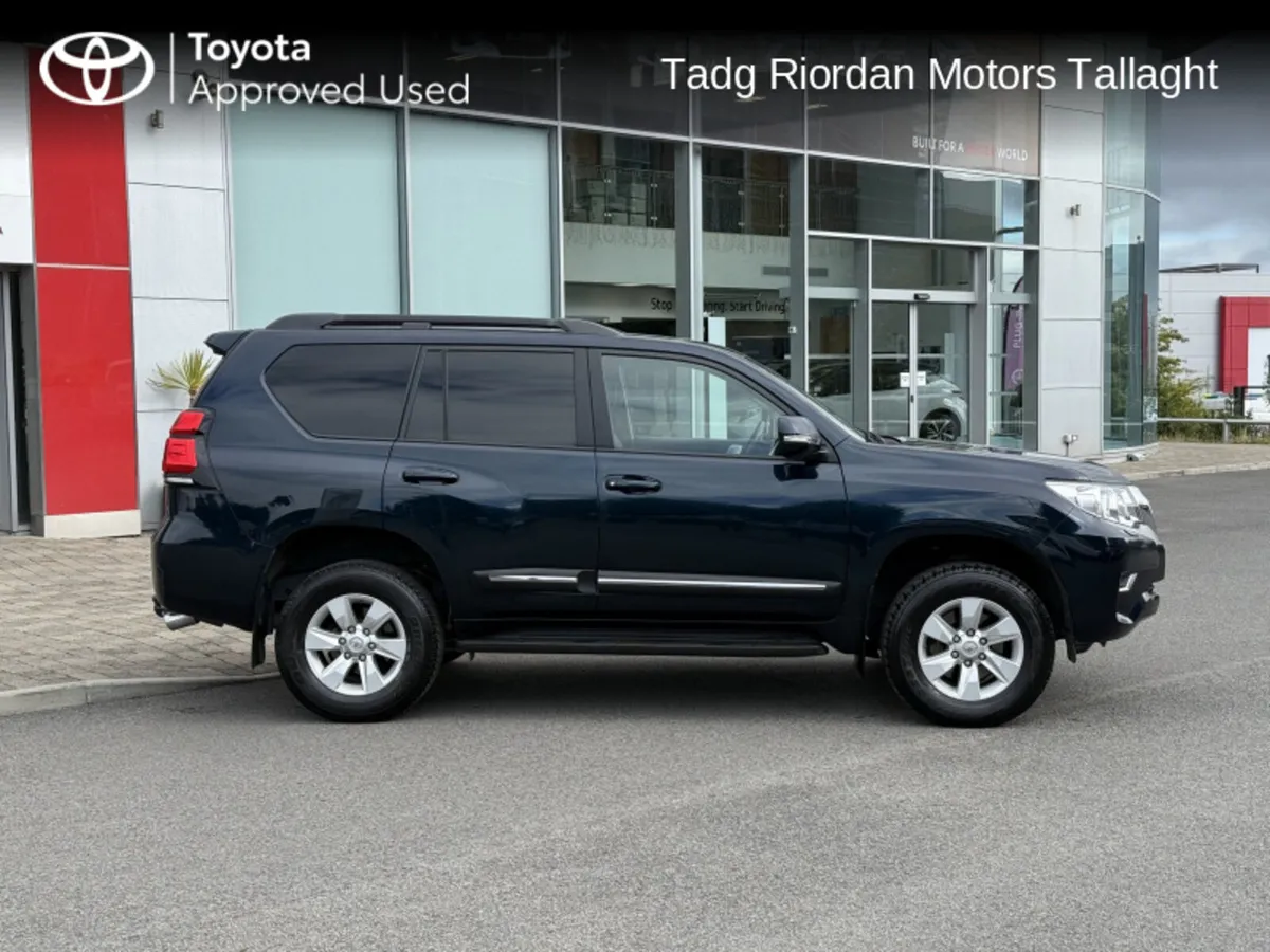 Toyota Land Cruiser LWB COMM A/T - Image 3