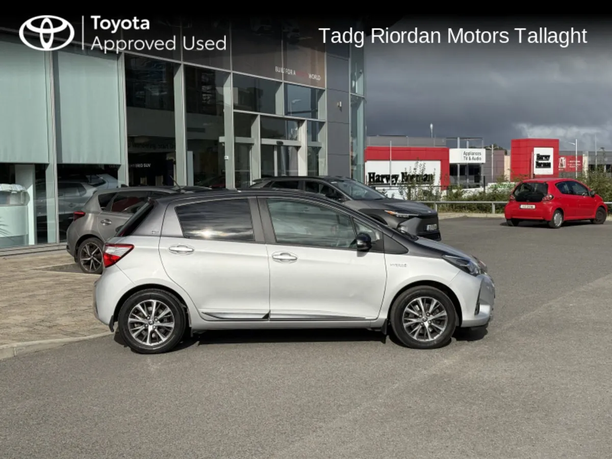 Toyota Yaris HYBRID Y20 4DR AUTO - Image 3
