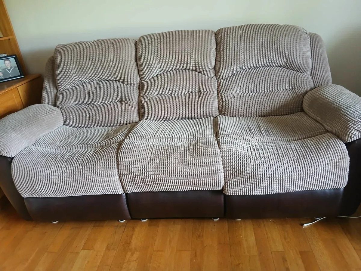 3 peice suite - Image 1