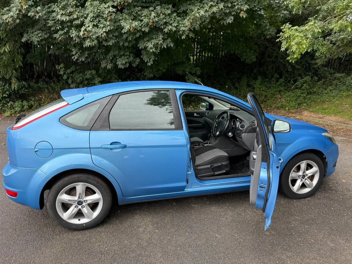 Ford Focus 2010 Automatic Low Miles - Image 3