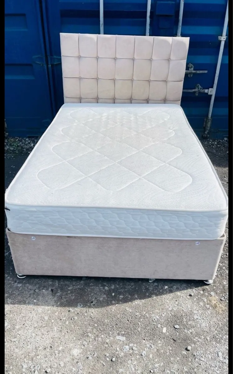 Small double bedframe - Image 2