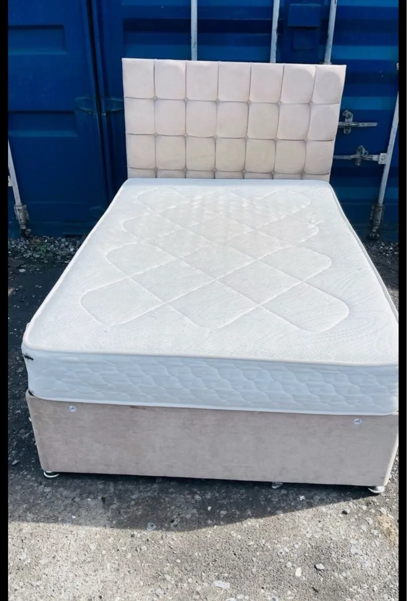 Small double bedframe - Image 3