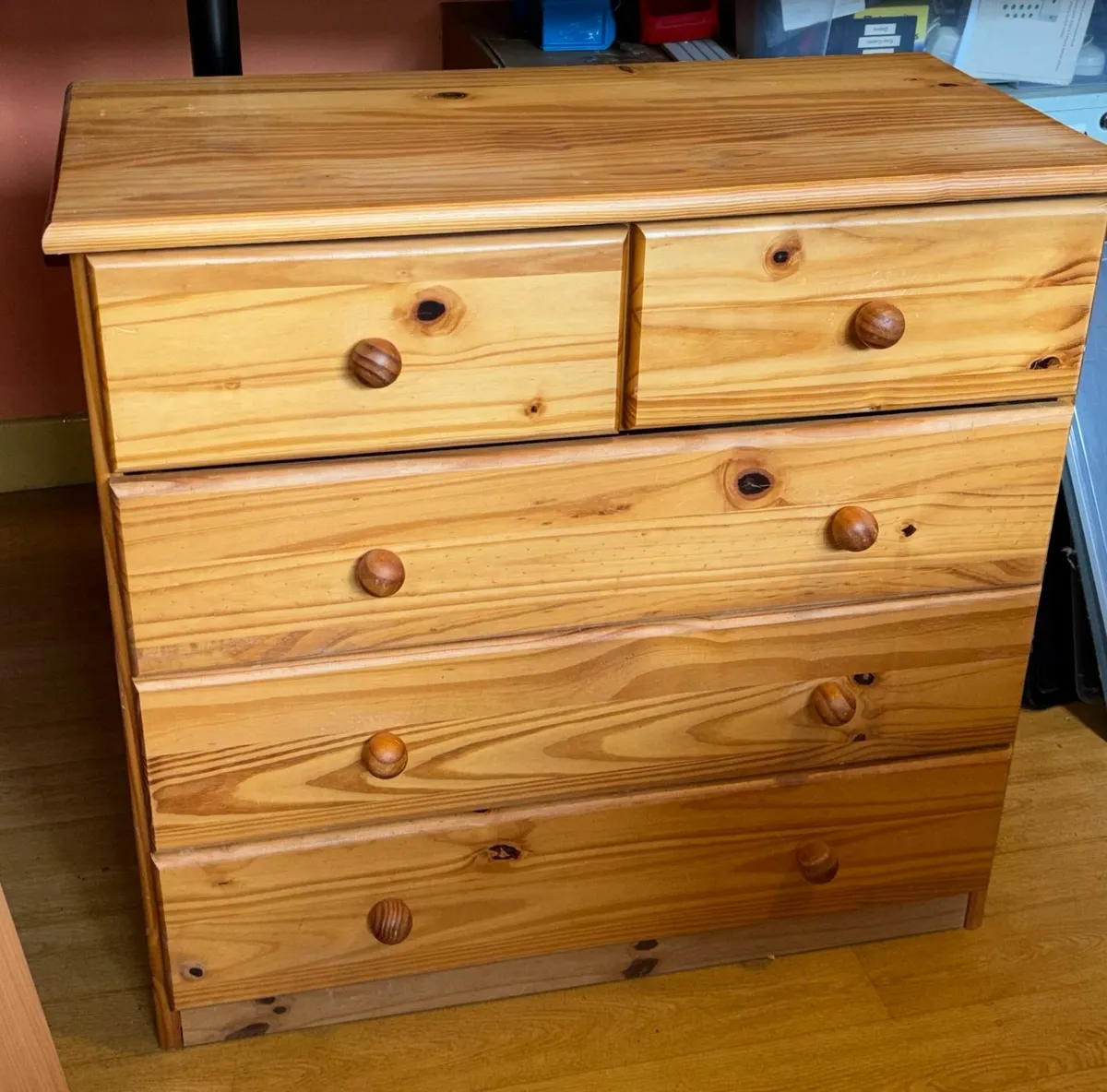 Pine chest of drawers - Image 1