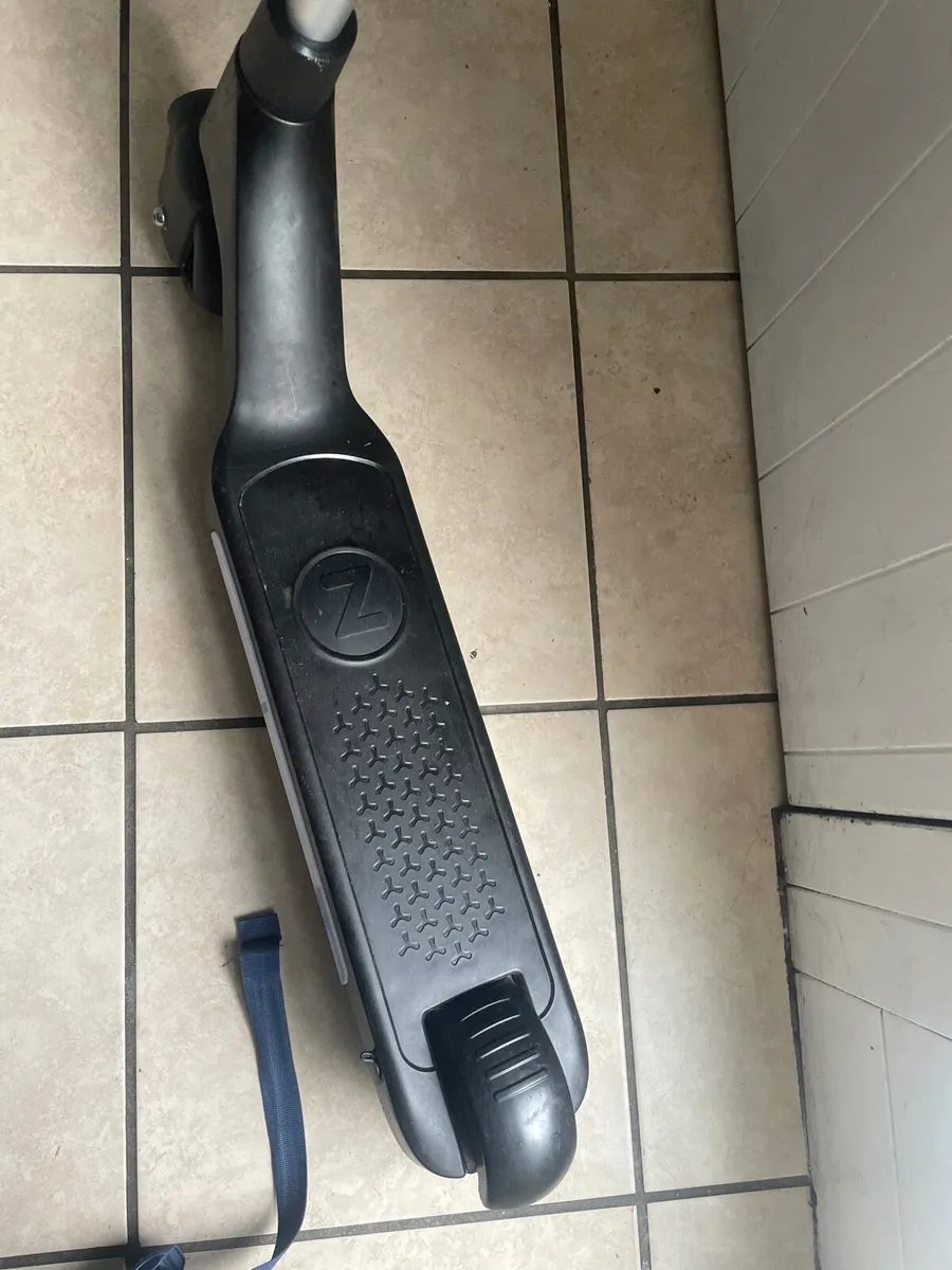 Electric scooter - Image 3