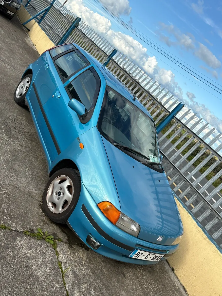 Fiat Punto sunroof Rear - Image 1