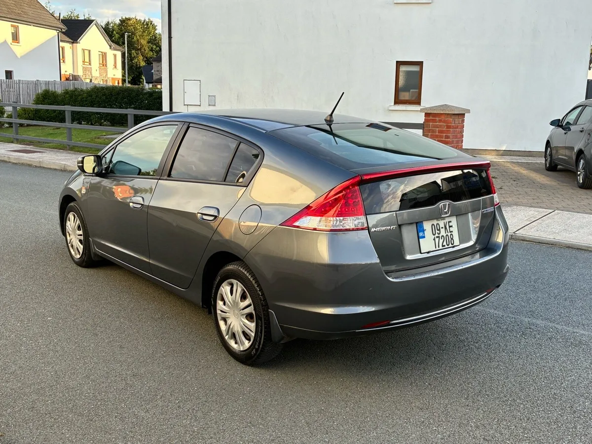 09 Automatic Honda insight 1.3petrol-hybrid - Image 3
