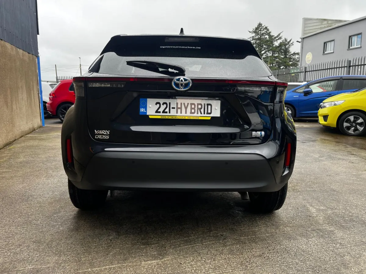 Toyota Yaris Cross AUTOMATIC SELF CHARGE HYBRID - Image 3