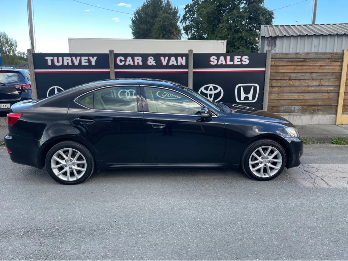 Lexus IS 2.2 TD ADVANCE 4DR - Image 3