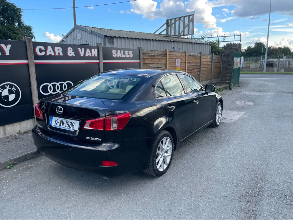 Lexus IS 2.2 TD ADVANCE 4DR - Image 4
