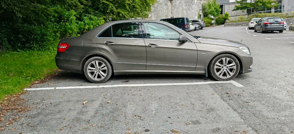 Mercedes Benz E200 Avantgarde - Image 4
