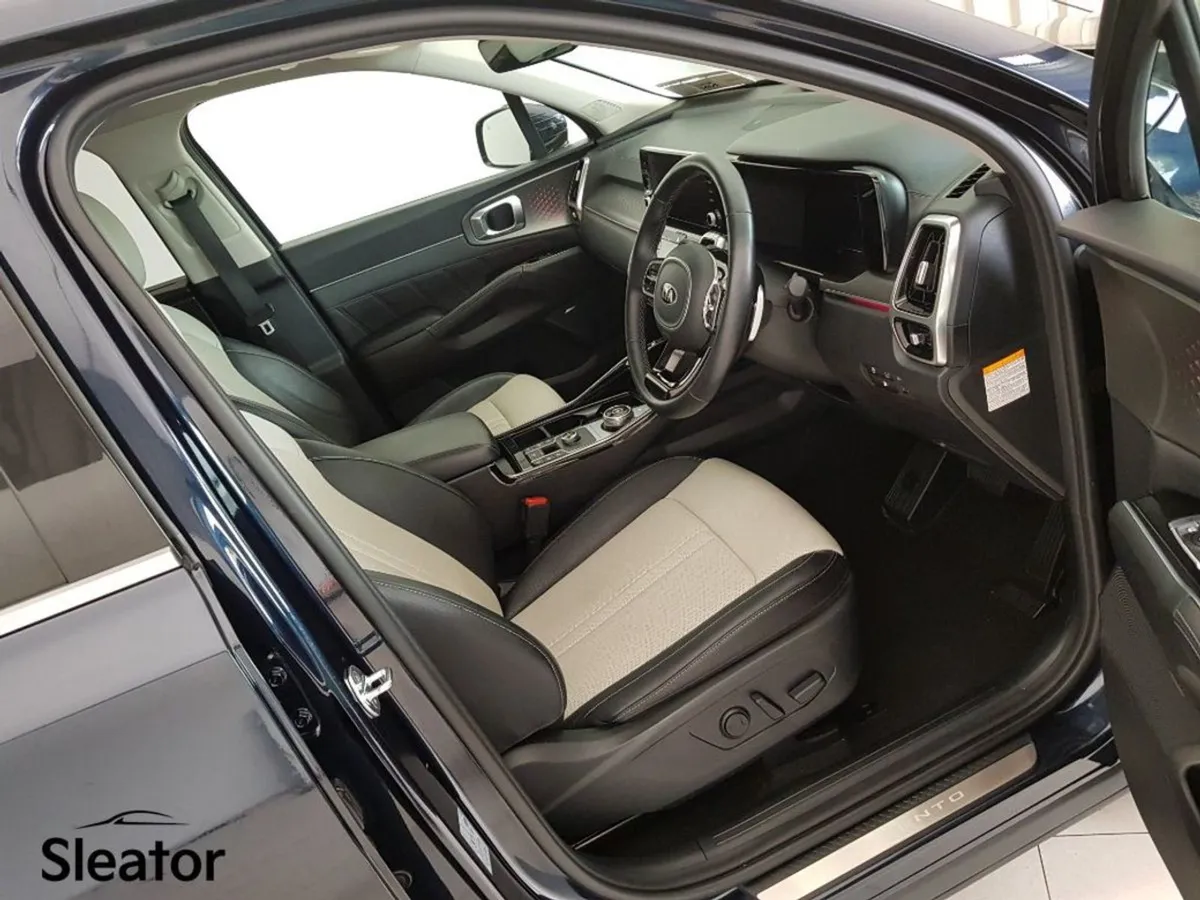 Kia Sorento Phev K4 5DR Auto - Image 3