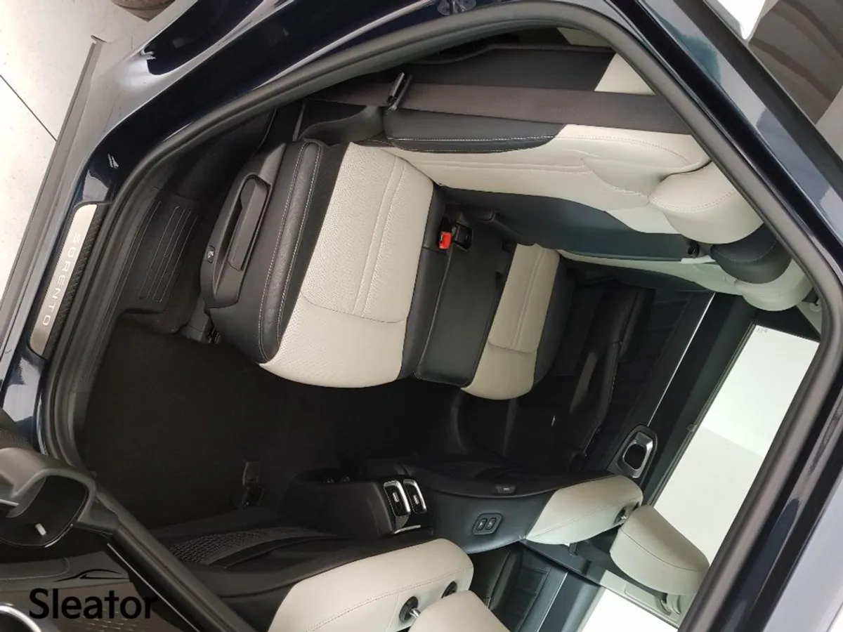 Kia Sorento Phev K4 5DR Auto - Image 4