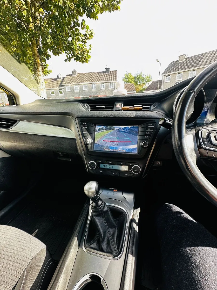 Toyota Avensis 2017 1.6 Manual - Image 3