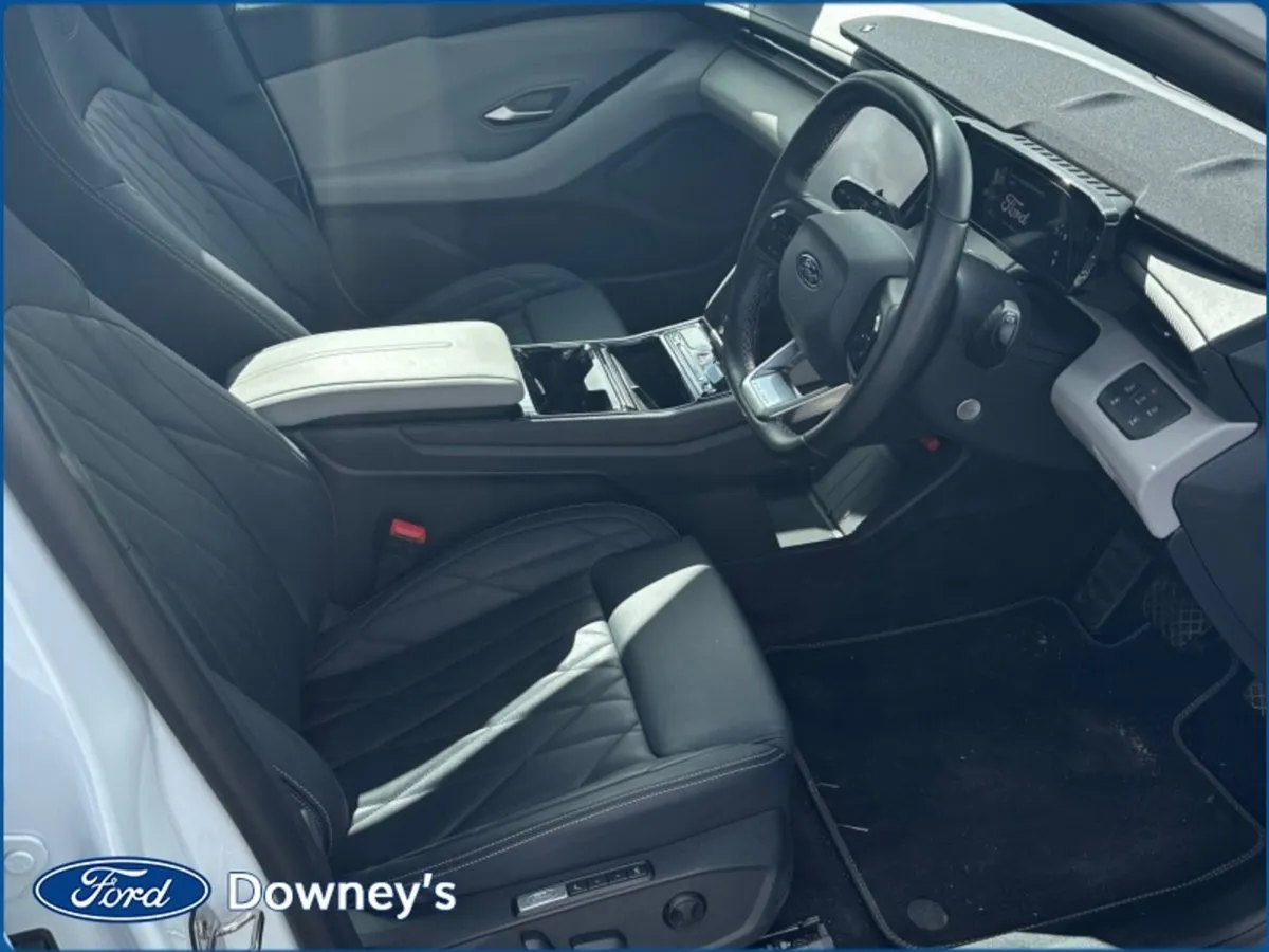 Ford Explorer Premium EV - Image 3