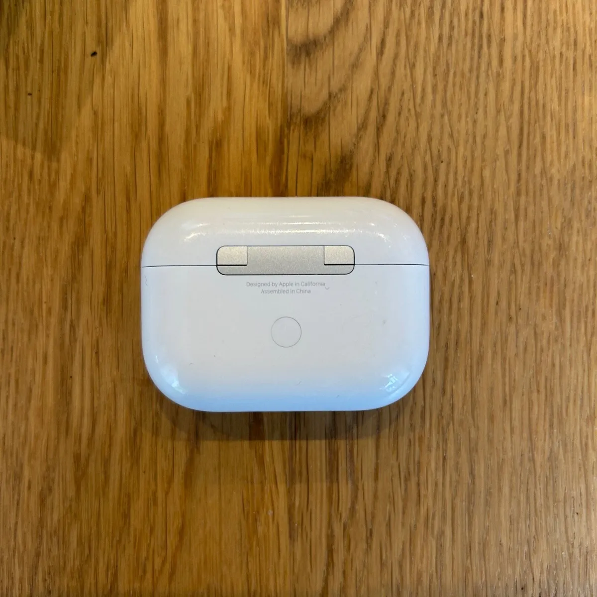 AirPods Pro lightning charging case - Image 2