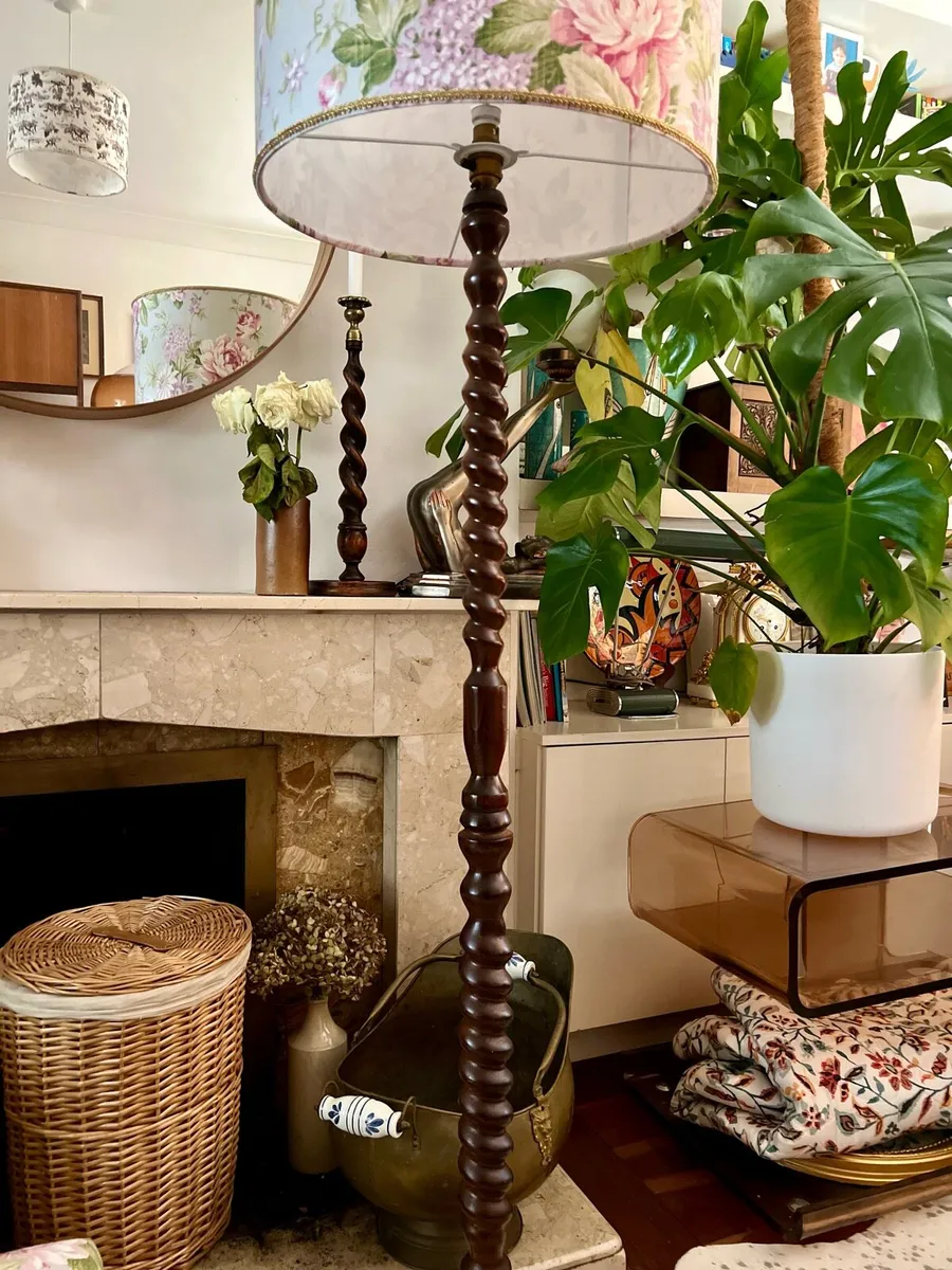 Antique mahogany lamp and shade - Image 3