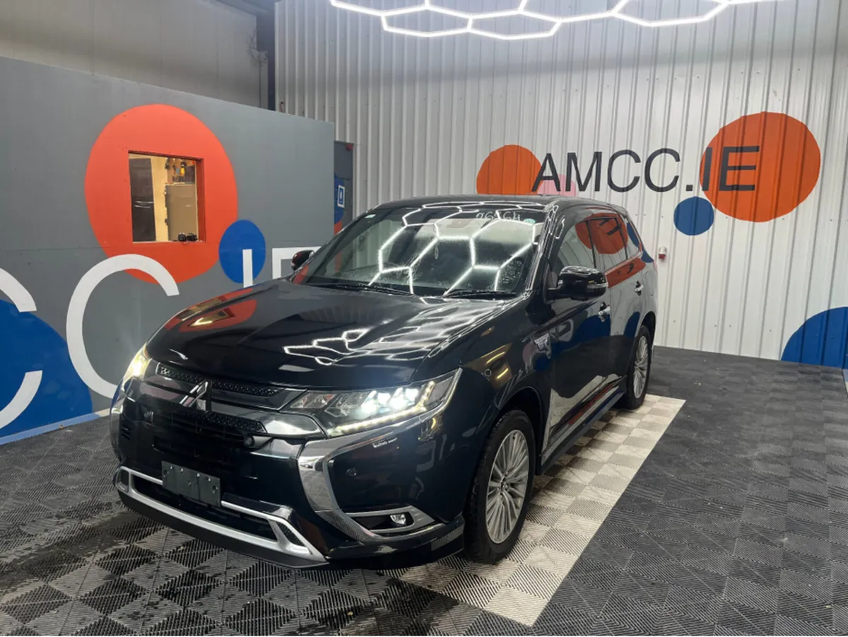 Mitsubishi Outlander 2.4 HYBRID / 93k KMs / HEATED - Image 2