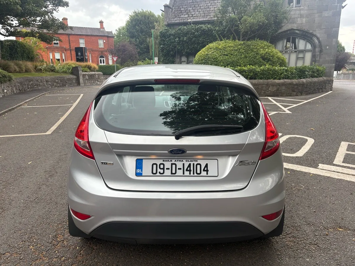 2009 Ford Fiesta Diesel ! 13,760 KM ! - Image 4