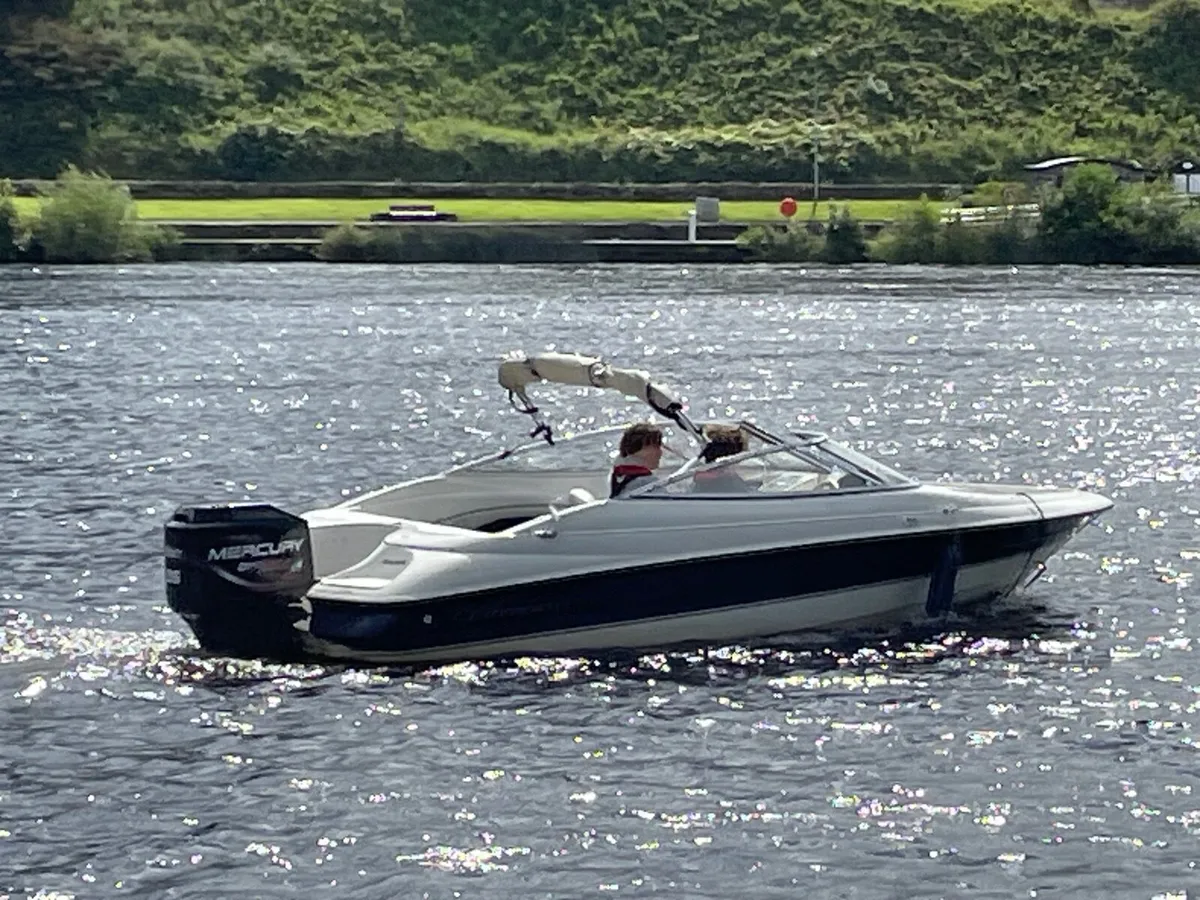 Very smart power boat - Image 1