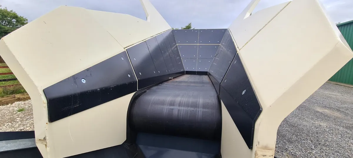 NEW IMS TRACKED LOW LEVEL FEEDER STACKER CONVEYOR - Image 4